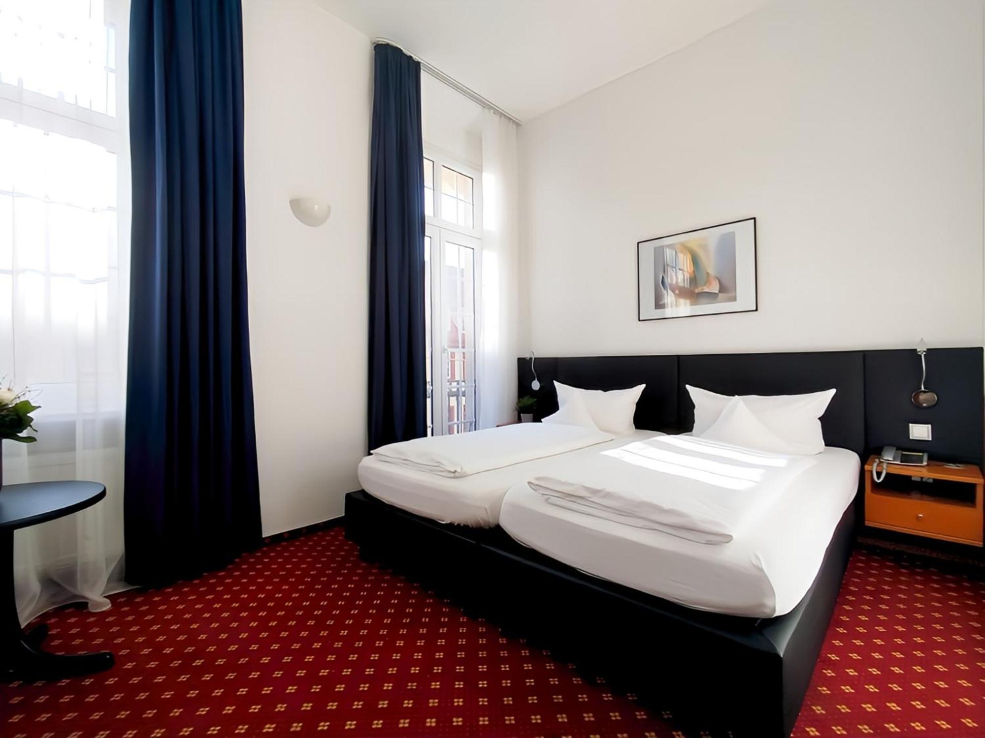 Hotel Schwert Rastatt Exterior photo