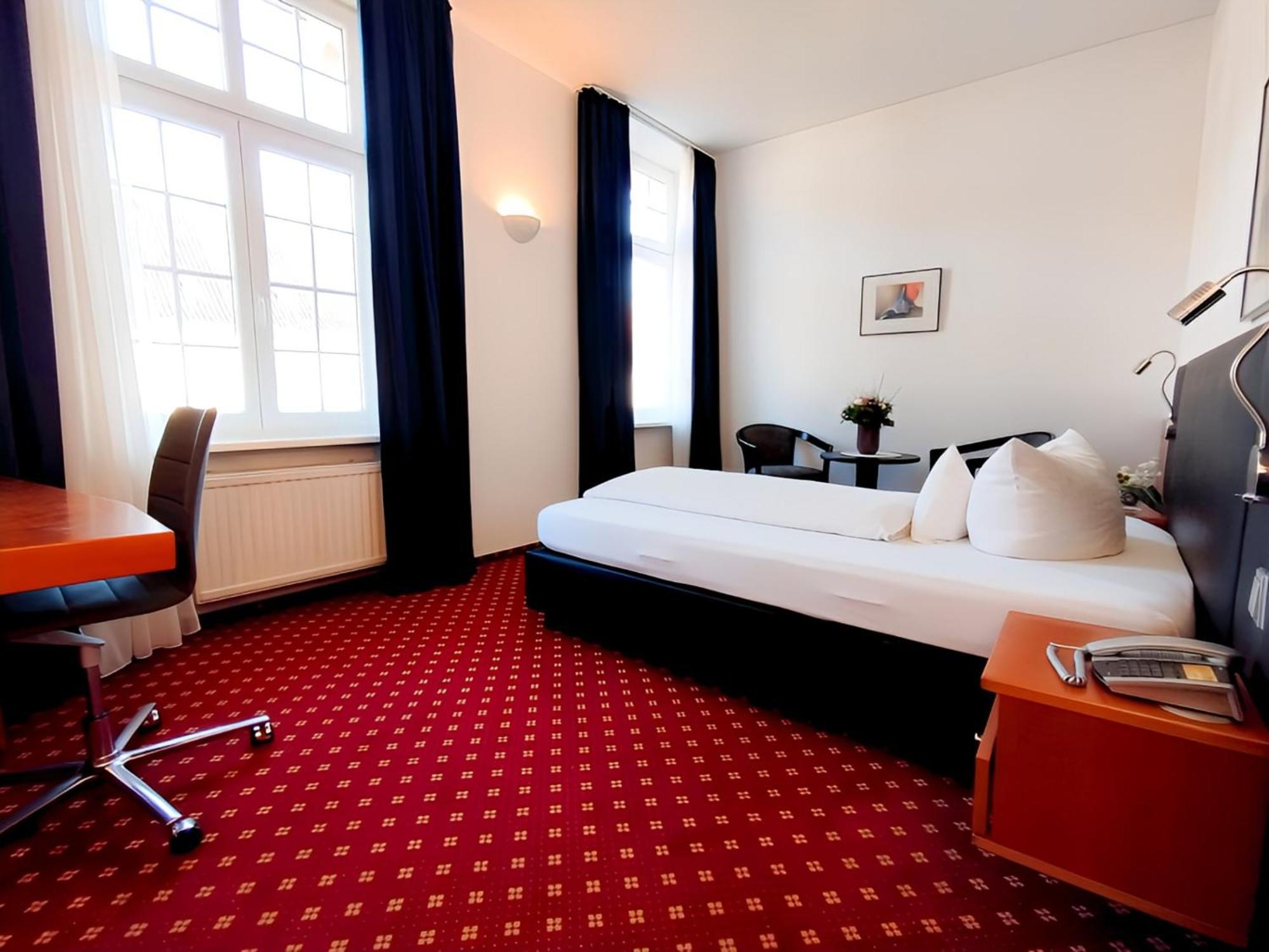 Hotel Schwert Rastatt Exterior photo
