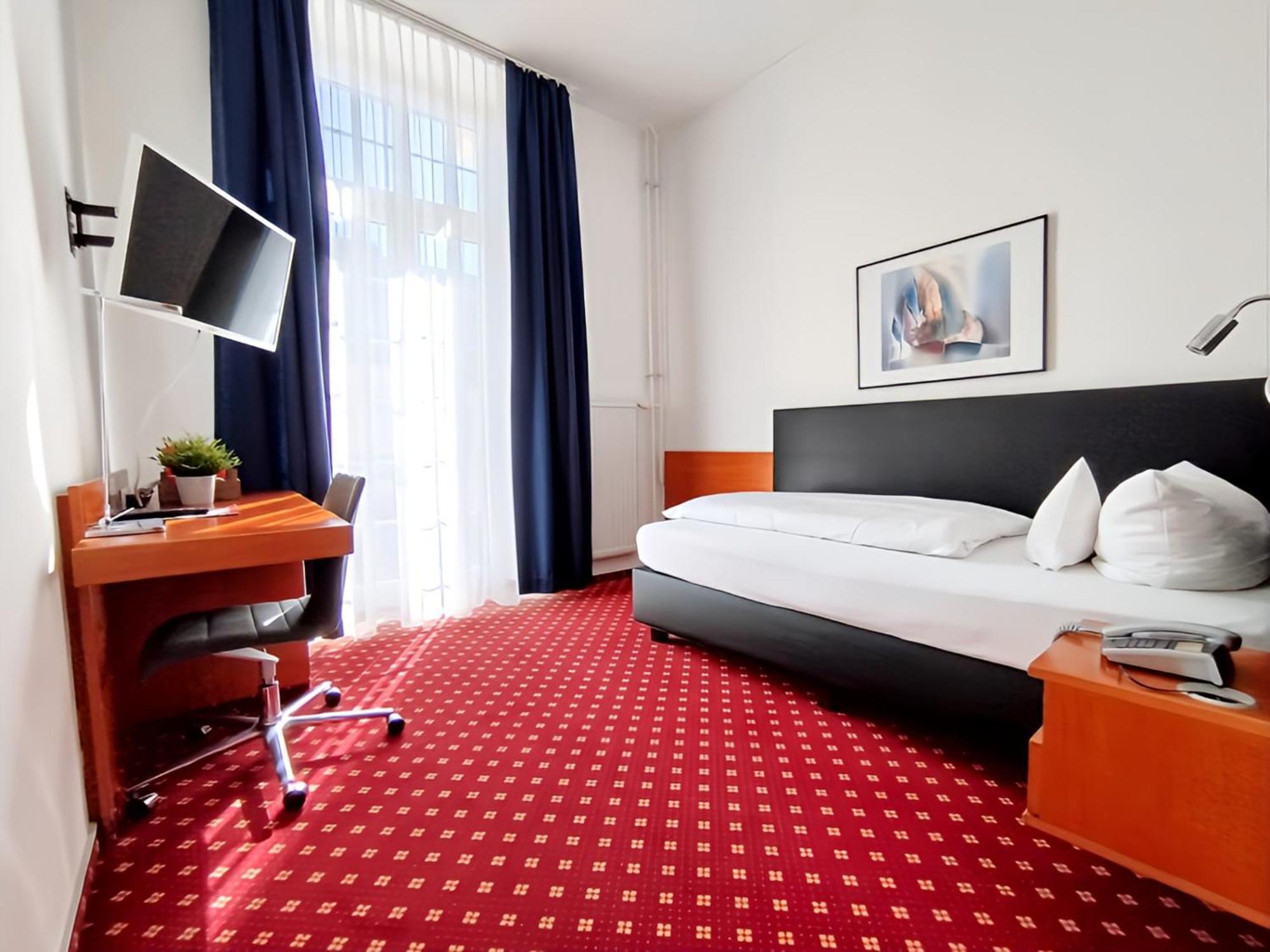 Hotel Schwert Rastatt Exterior photo